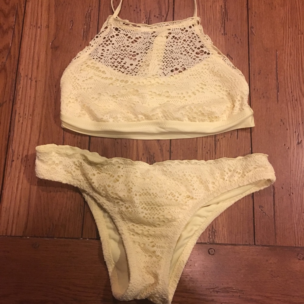 MOSSIMO YELLOW MEDIUM CROCHETED BIKINI